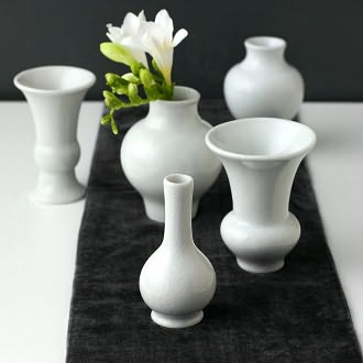 Williamsburg Chinois set of 5 Mini Vases White by Global Views: Product Image