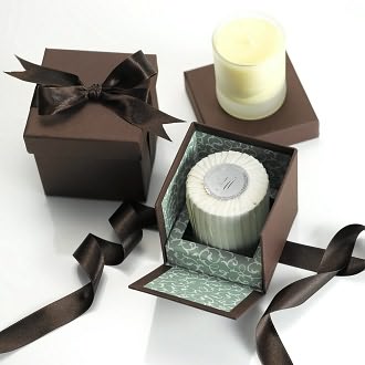 Luum Lissadell Gift Candle - Lavender Scented - Green paper by et al designs: Product Image
